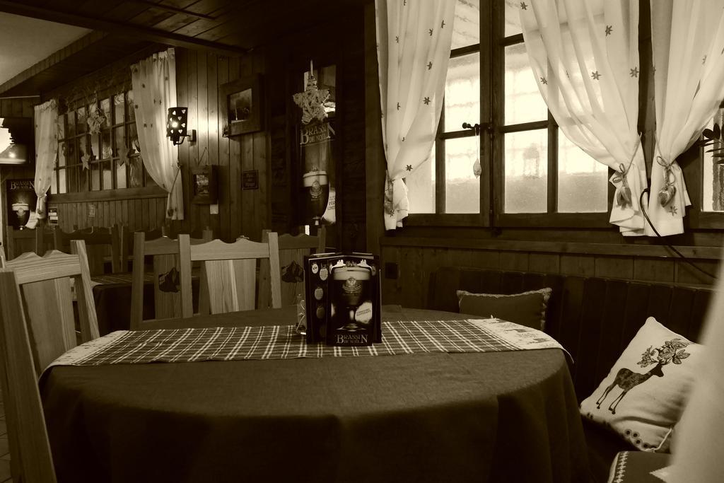 Hotel - Petit-Dejeuner Le Trift Циналь Экстерьер фото